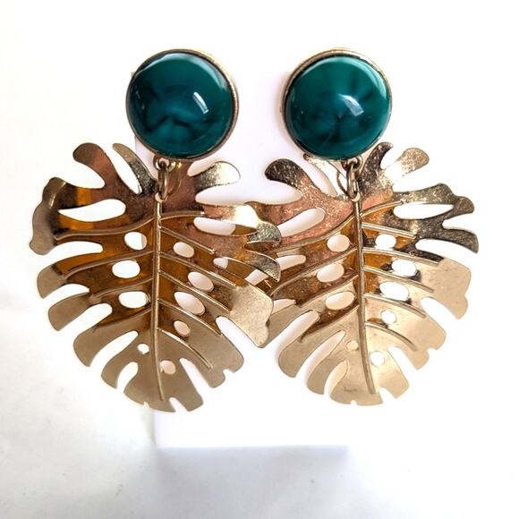 Faux Stone Cabochon Gold Tone Monstera Figural Tropical Dangle Drop Earrings - Picture 1 of 3